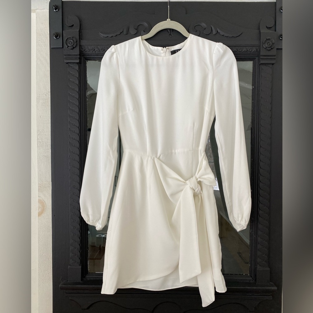 Lulus size XS white sleeve dress